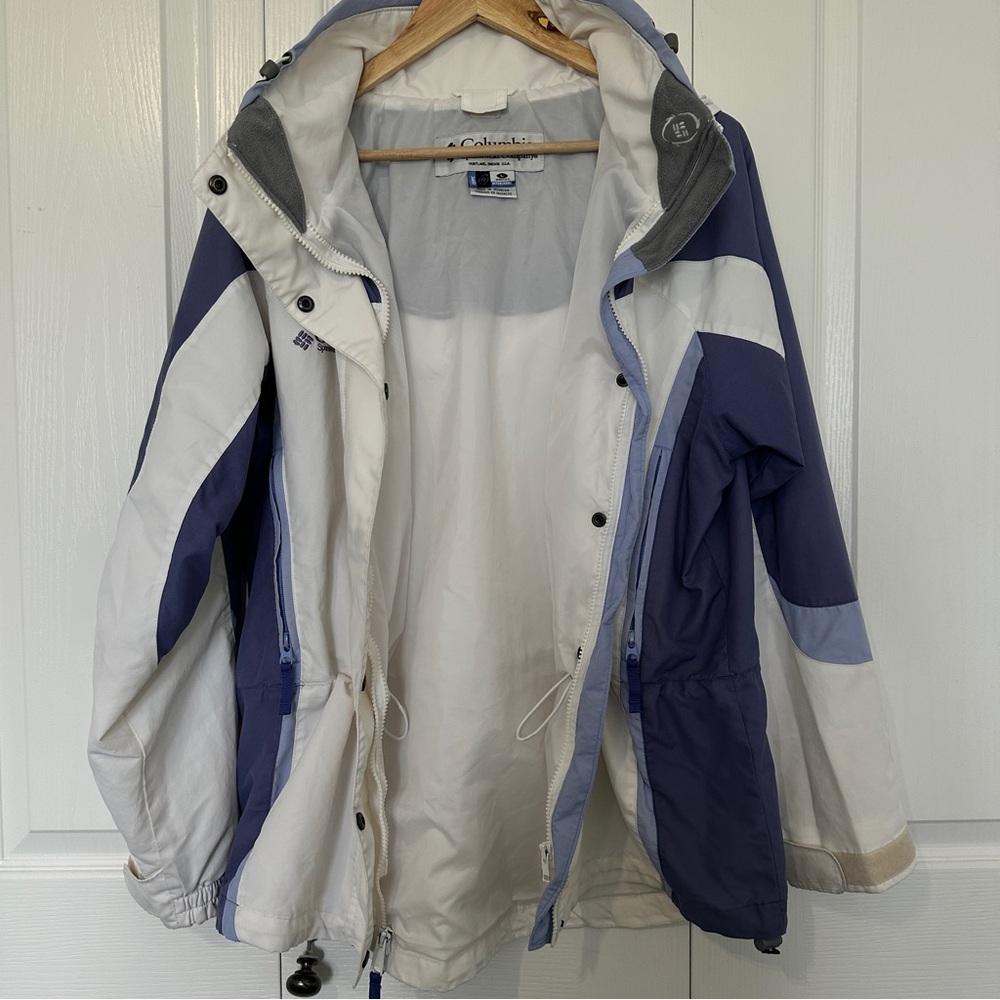 Columbia Light Jacket - Large - Picture 4 of 15